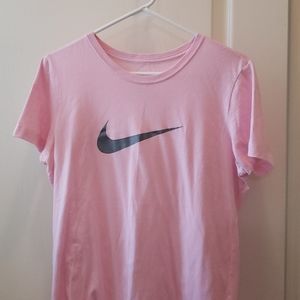 soft pink nike shirt